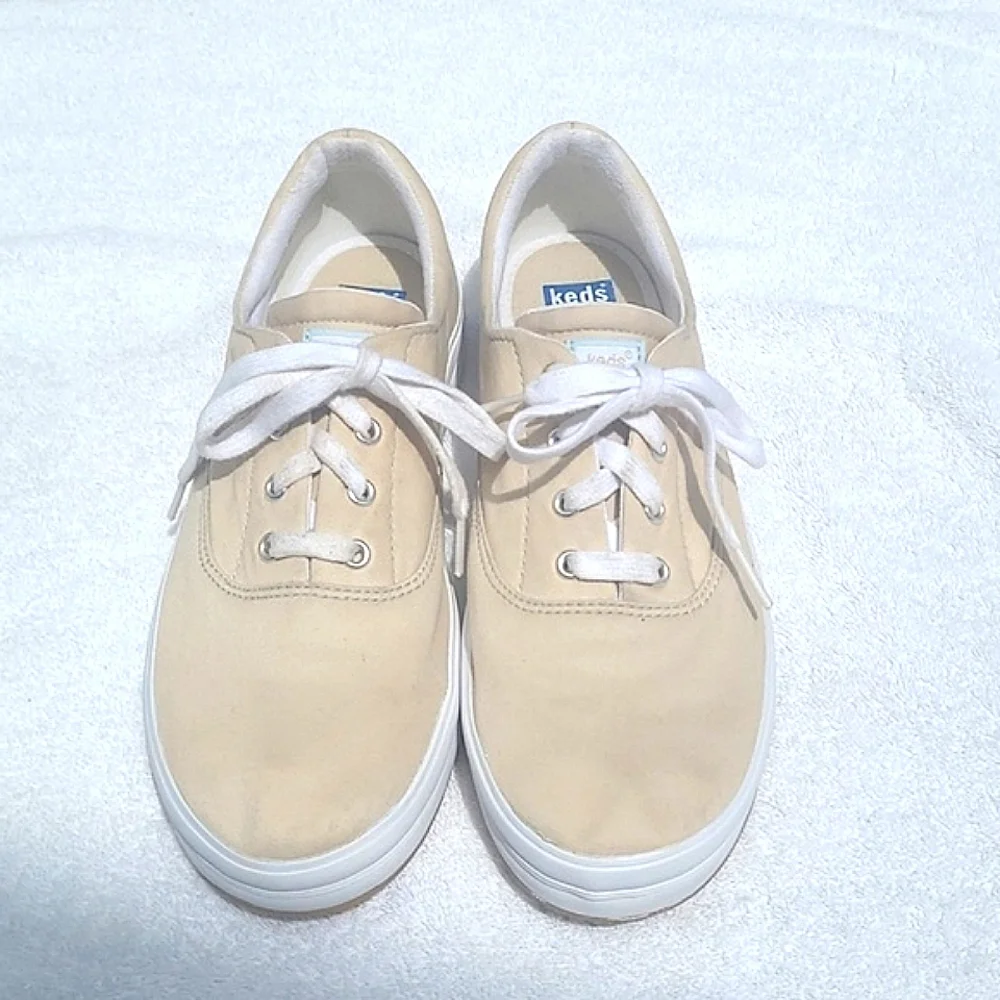 Keds Beige Classic Canvas Sneaker Lace Up Low Top Tennis Shoe Heel Logo Casual
